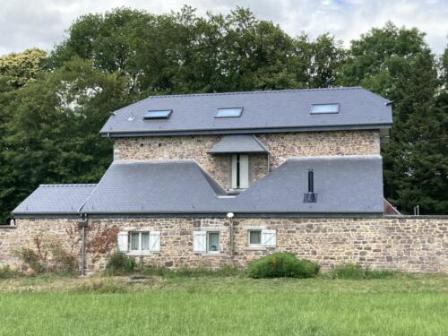 Toiture en ardoises naturelles